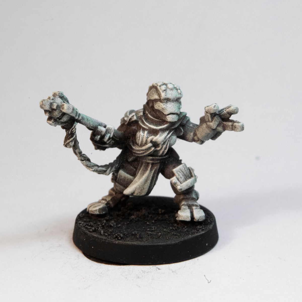 Primed pewter Dwarven Automage miniature, 23mm tall