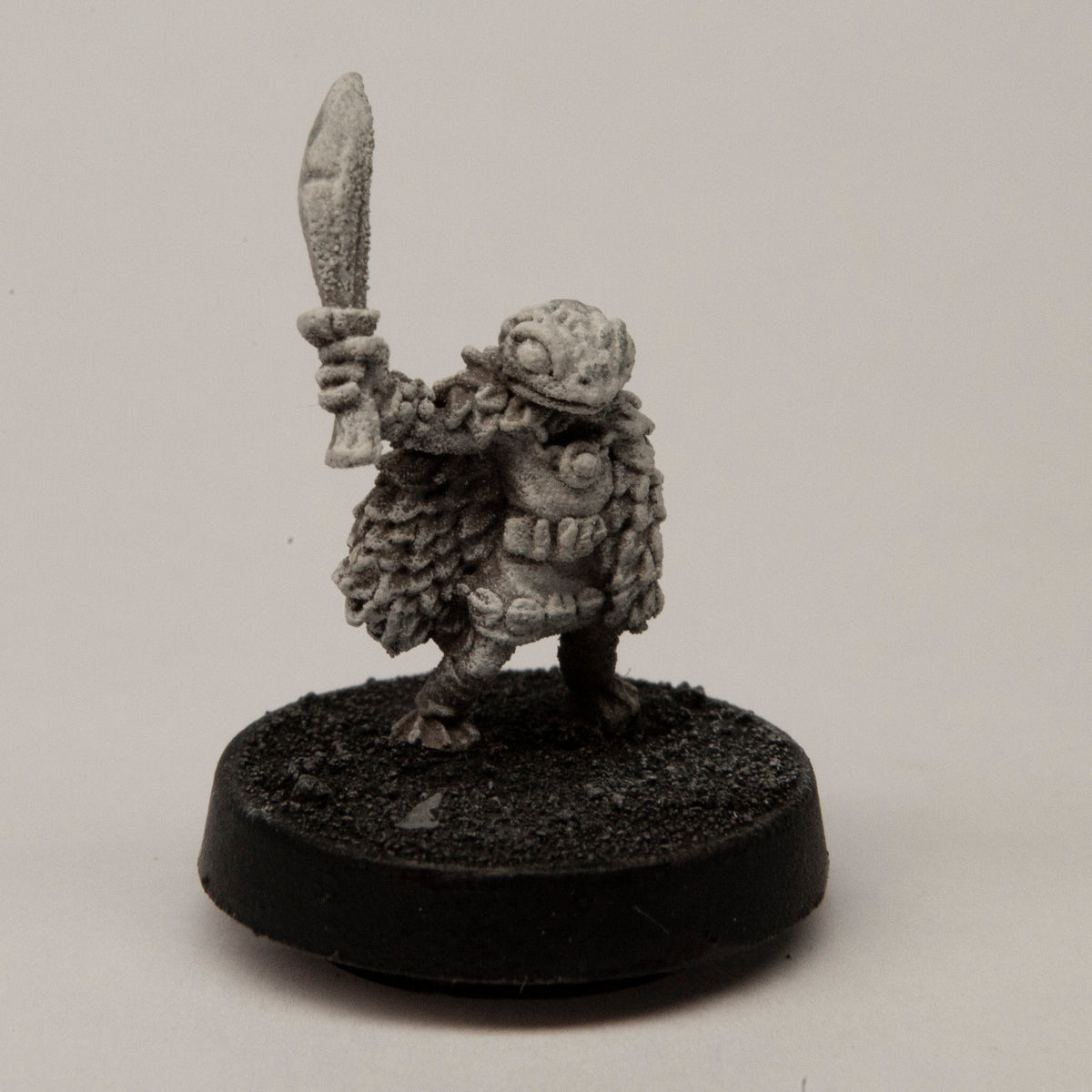 Primed pewter Female Grippli Druid miniature, 22mm tall
