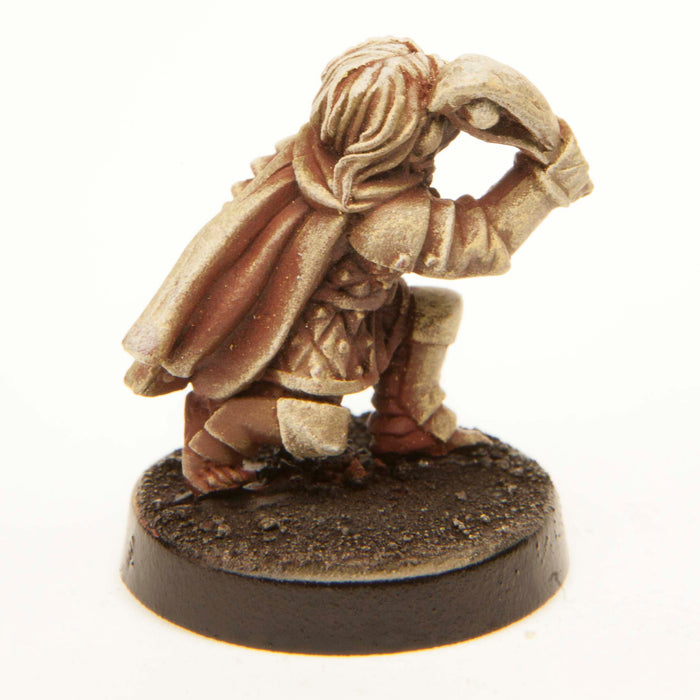 Female Halfling Soldier with Sling, 23mm