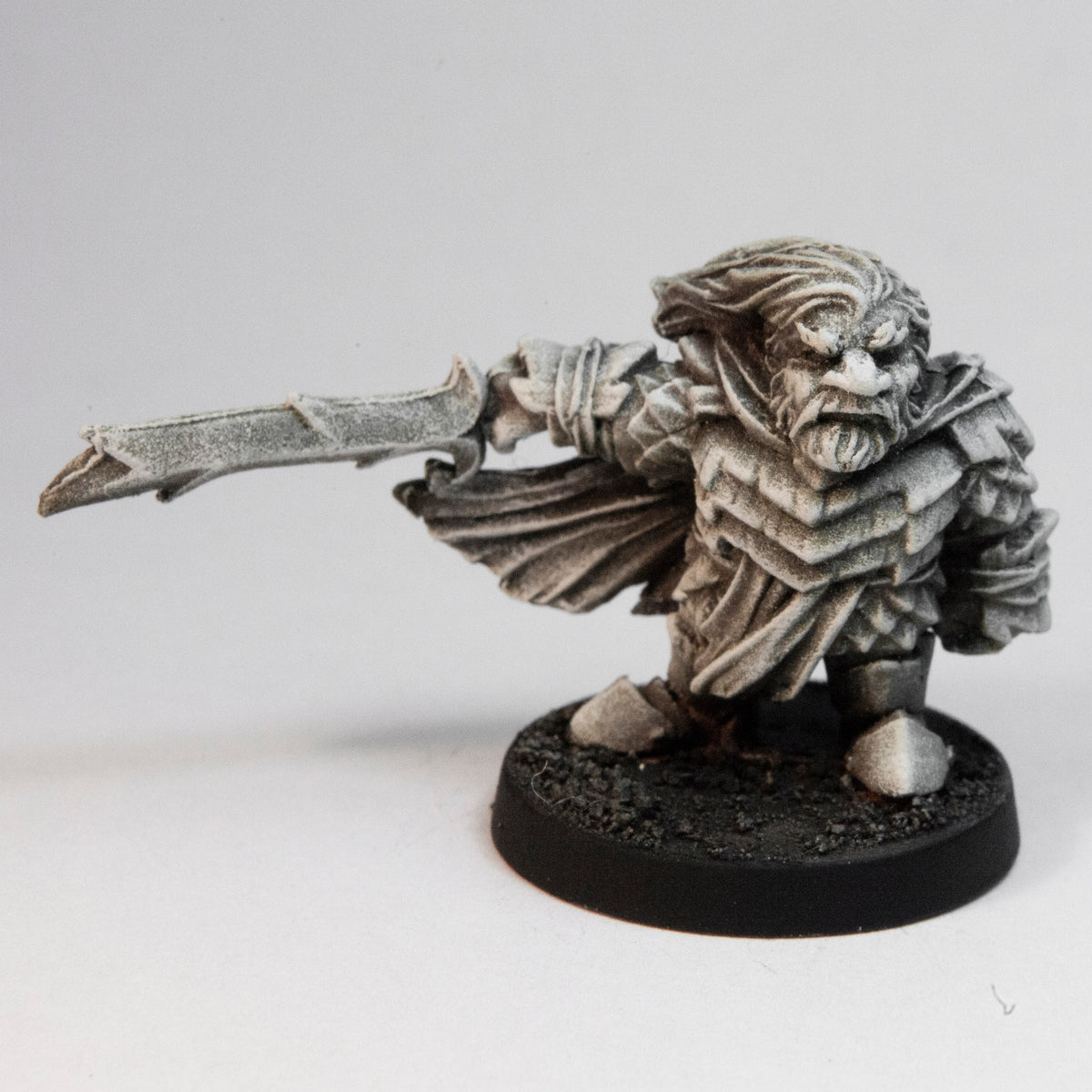 Primed pewter Dwarven Gray Warden miniature, 23mm tall