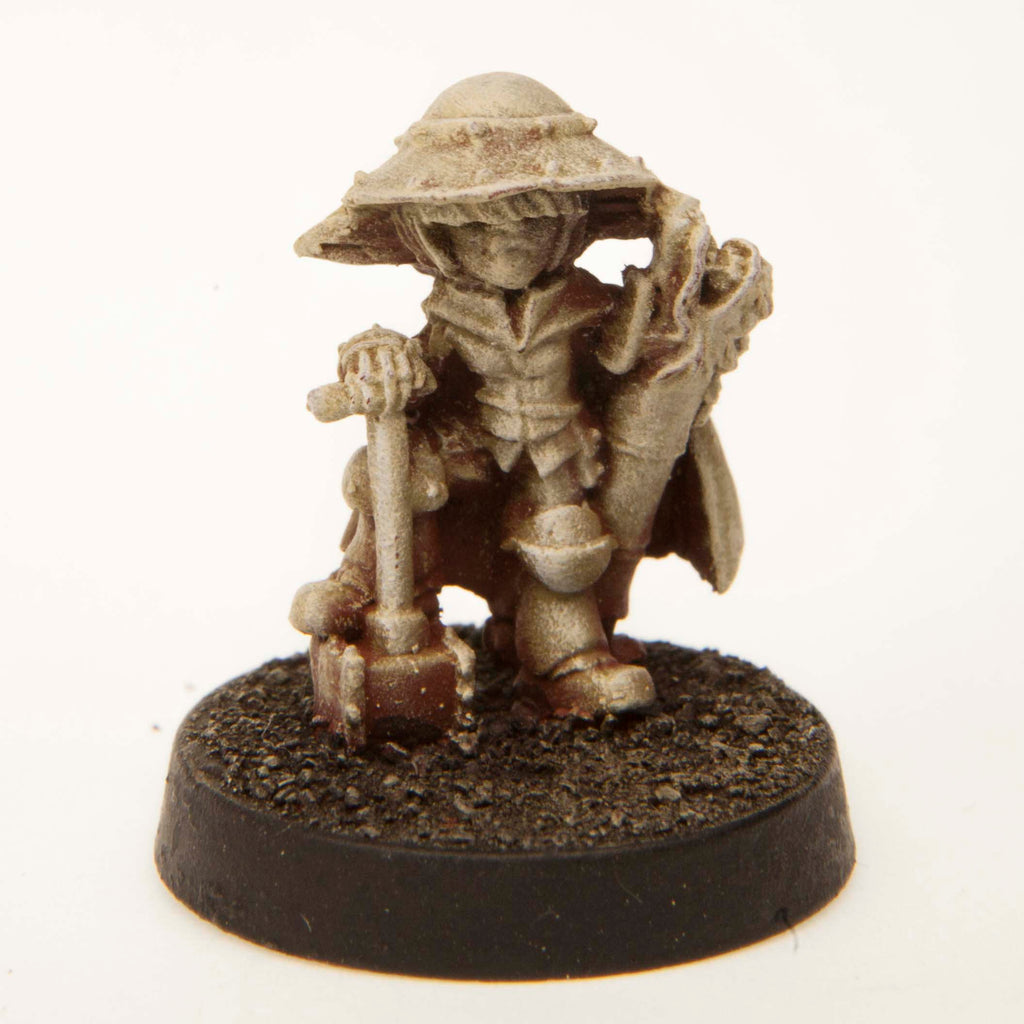 Primed pewter Gnome Demolitions Expert miniature, 22mm tall