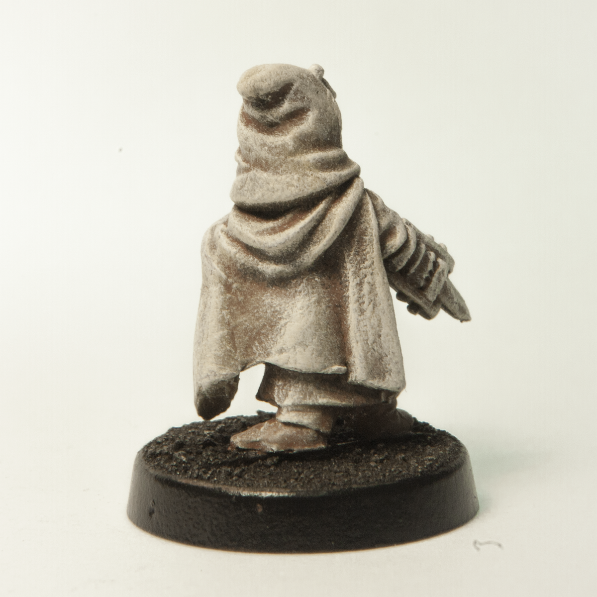 Primed pewter Gnome Duskblade miniature, 21mm tall, another view