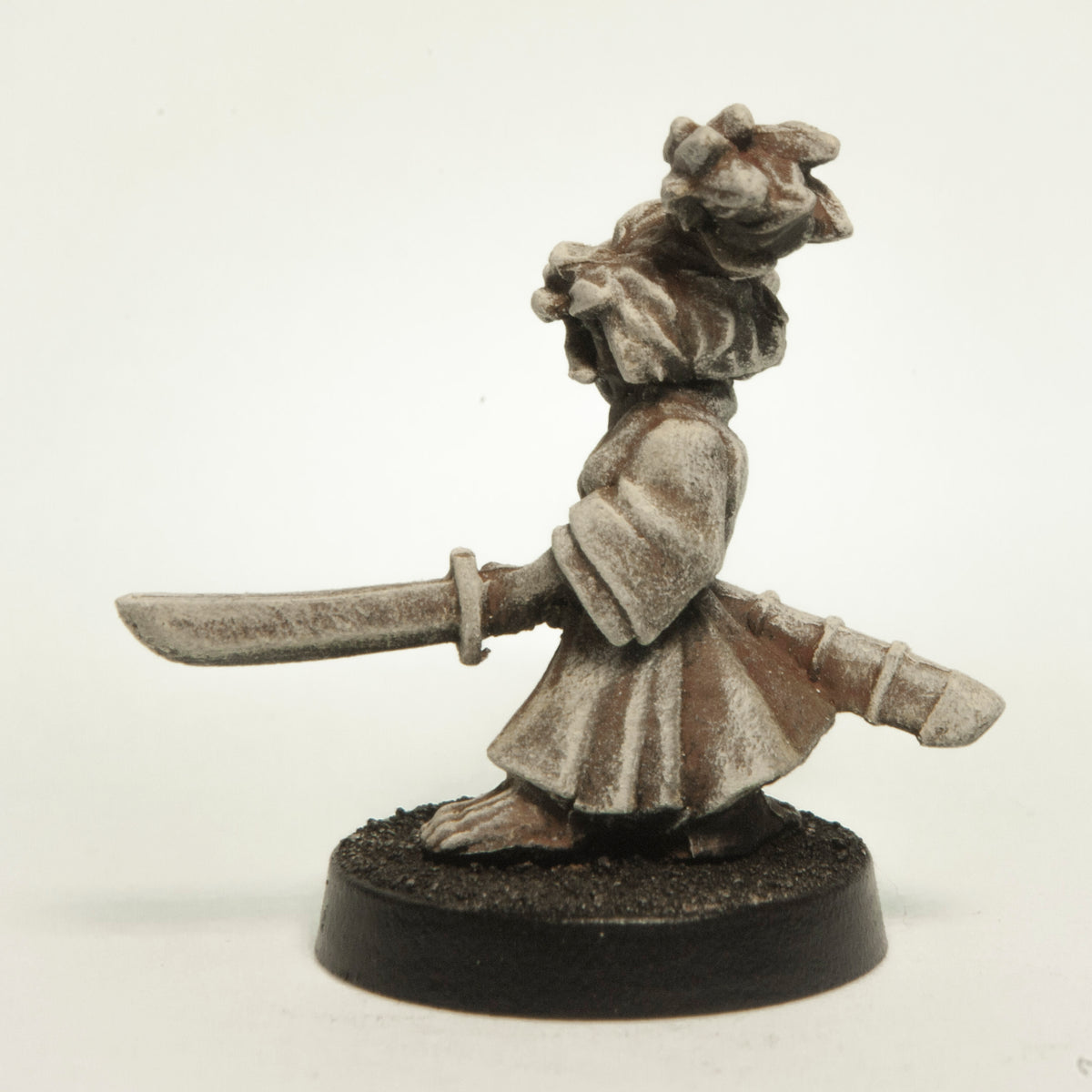 Primed pewter Halfling Samurai Female miniature, 24mm tall, another view