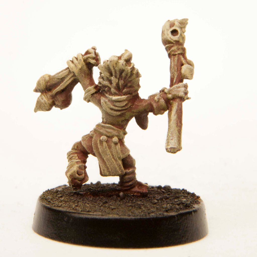 Primed pewter Grippli Witch Doctor miniature, 21mm tall, another view