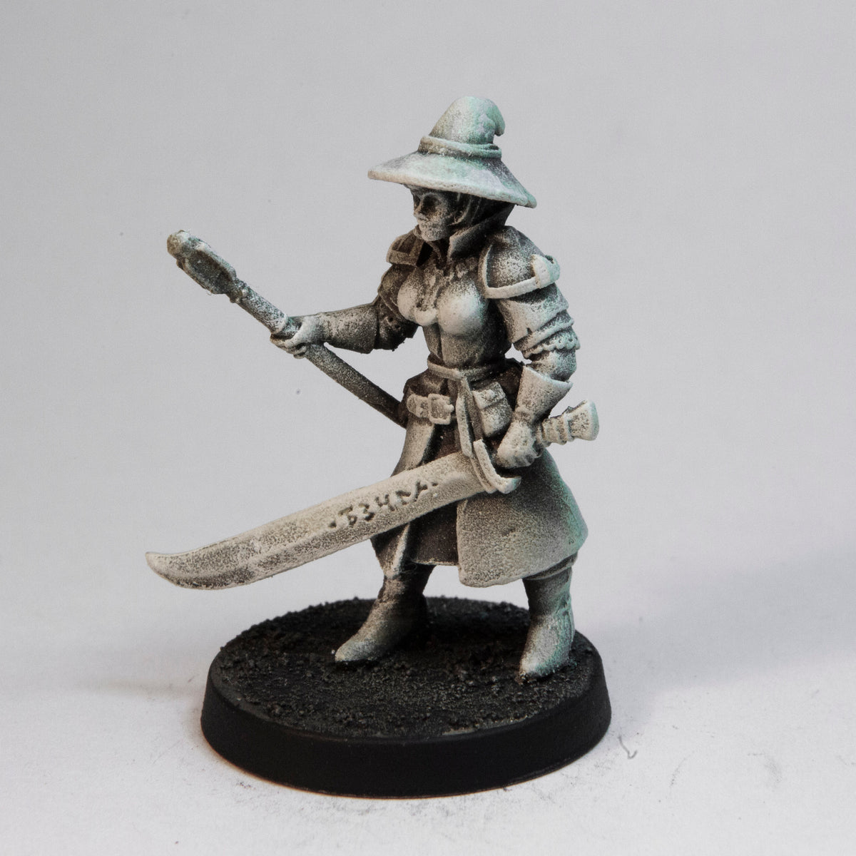 Primed pewter Human Wizard miniature, 35mm tall