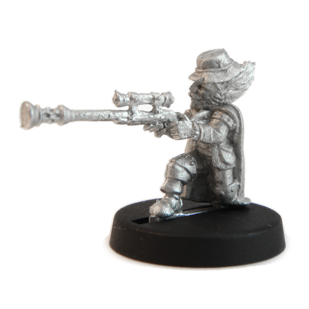 Unpainted pewter Gnome Long Gunner Male miniature, 20mm tall