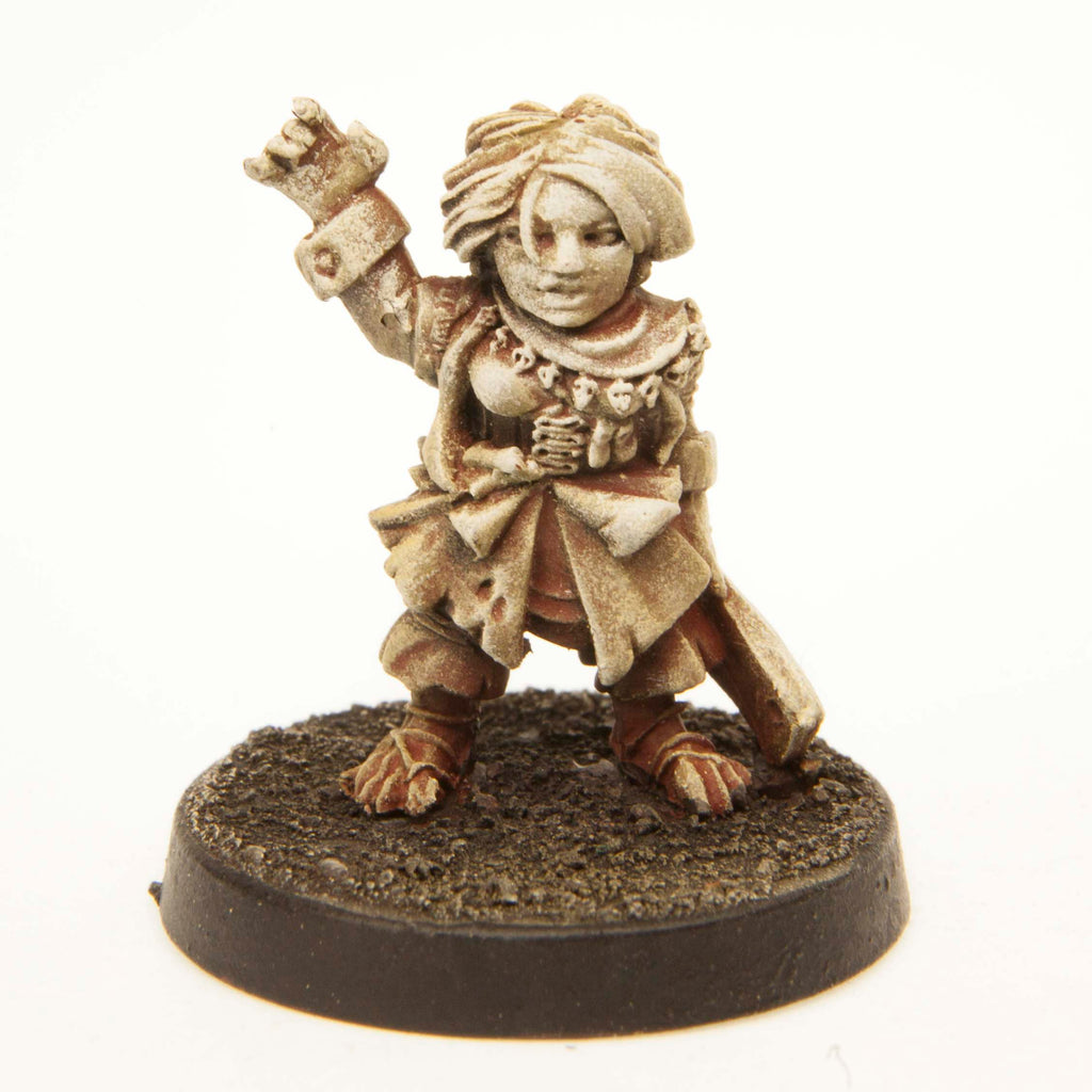Primed pewter Dwarf Witch miniature, 21mm tall
