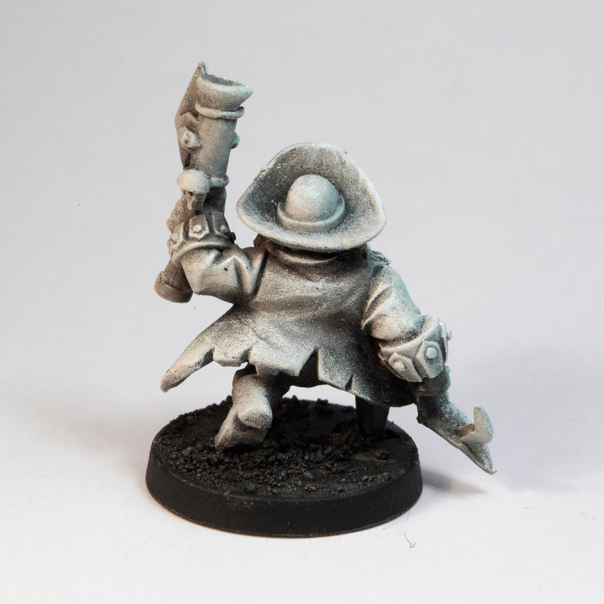 Primed pewter Dwarven Buccaneer miniature, 26mm tall