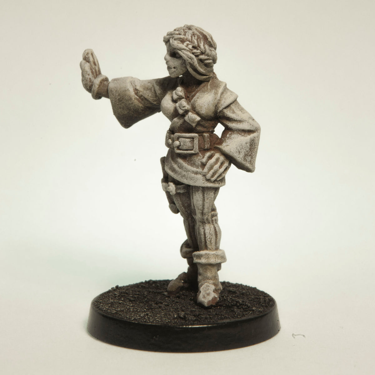 Primed pewter Human Mage Female miniature, 35mm tall