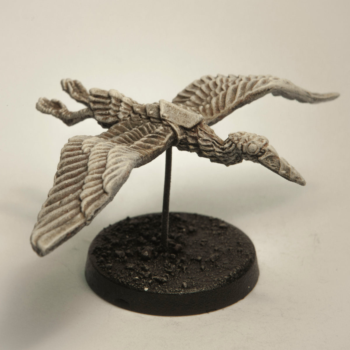 Primed pewter Heron miniature, 44mm long