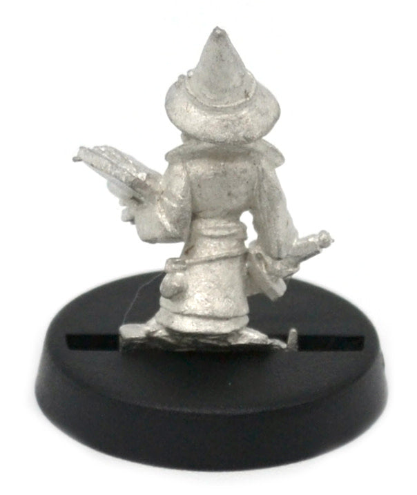 Unpainted pewter Grippli Wizard miniature, 19mm tall, another view