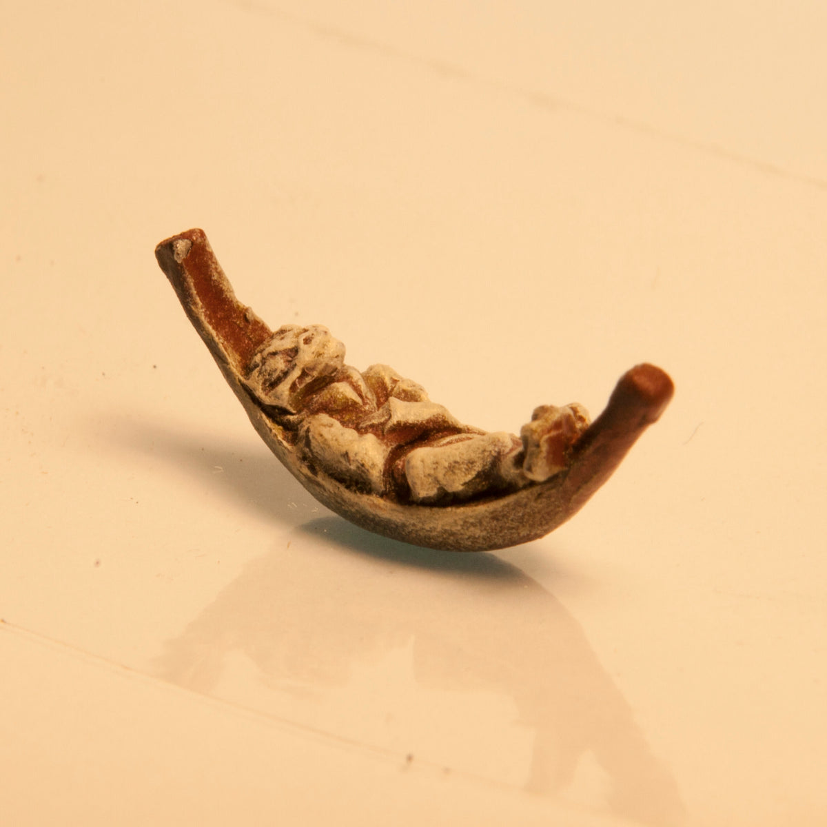 Primed pewter Grippli Mahout miniature, 21mm long, another view