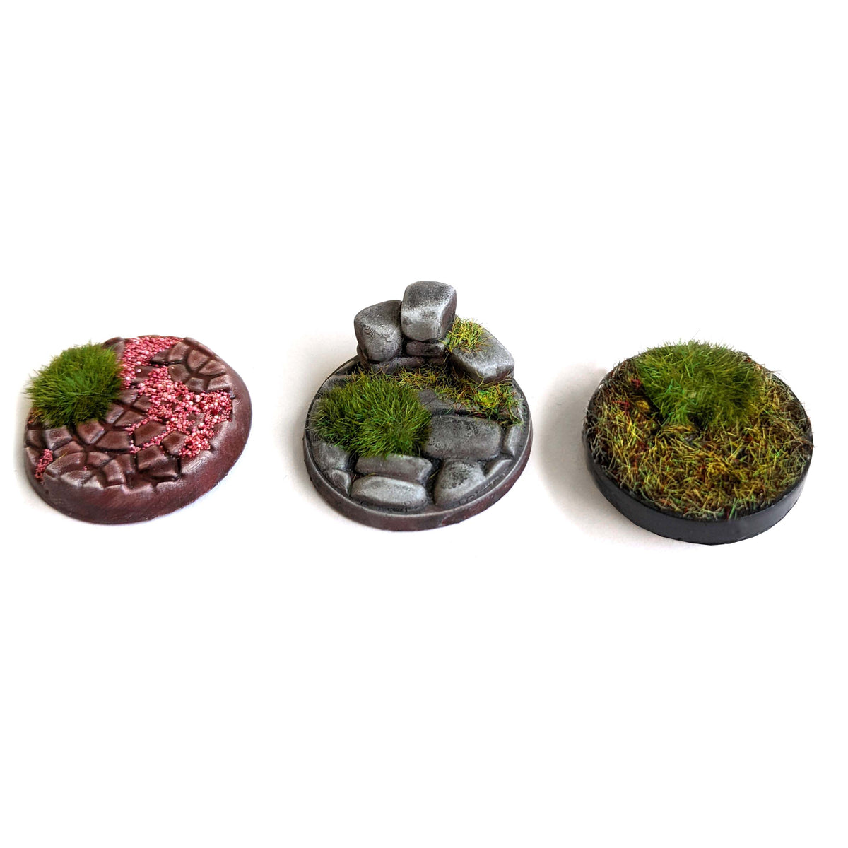 Stonehaven Self-Adhesive Static Grass Tufts 10mm set of 21, another view