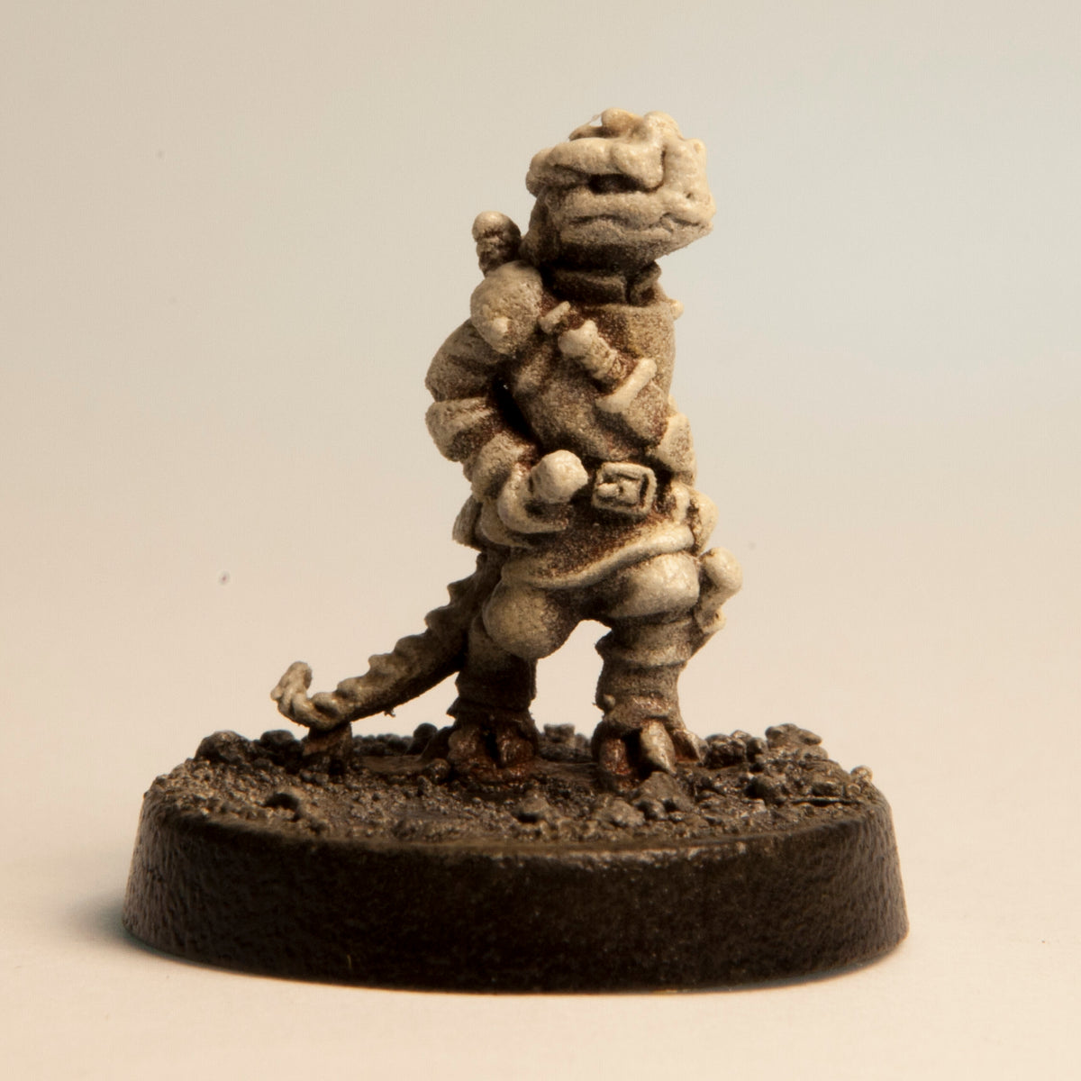 Primed pewter Kobold Rogue miniature, 17mm tall
