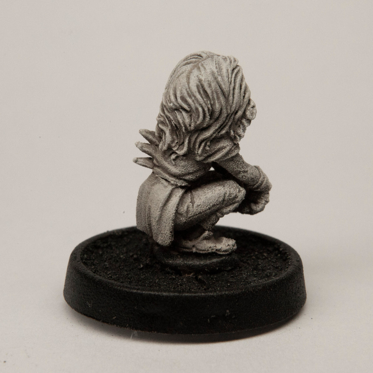 Primed pewter Female Human Thief miniature, 21mm tall, another view