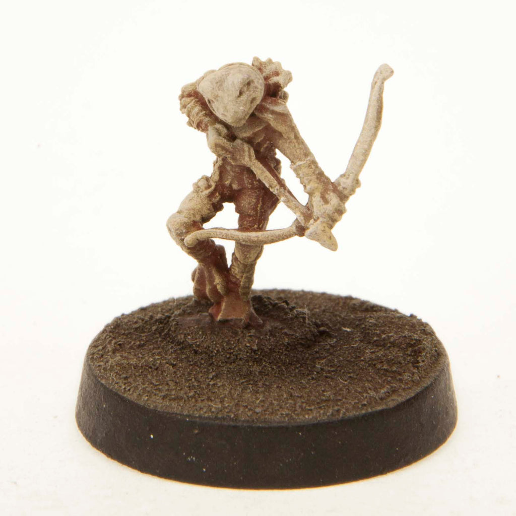 Primed pewter Grippli Archer miniature, 15mm tall
